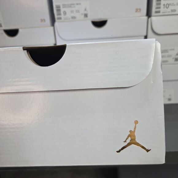 Lot 0f 52 Empty black&white Adult Jordan Boxes - Mens-Womens- Y Great Condition main image 9